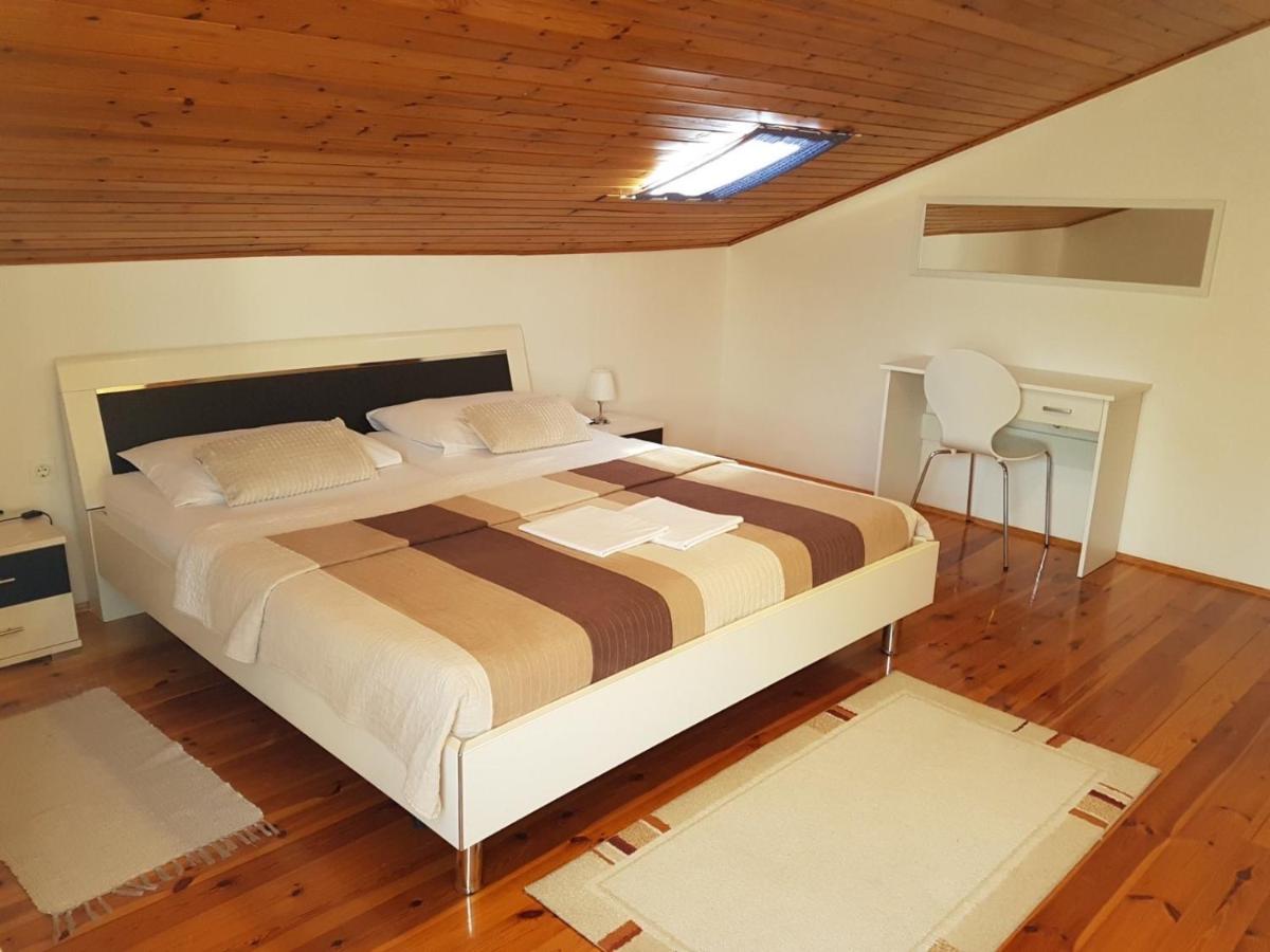 Sea Heaven Apartment Ровин Екстериор снимка
