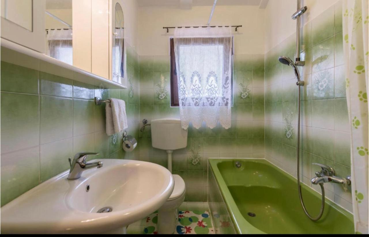 Sea Heaven Apartment Ровин Екстериор снимка